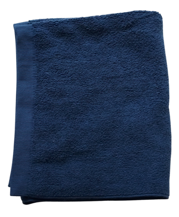 hurtigtorrende mikrofiber haandklaede morkeblaa i str. 45*80 cm. god til ferie, baad og camping